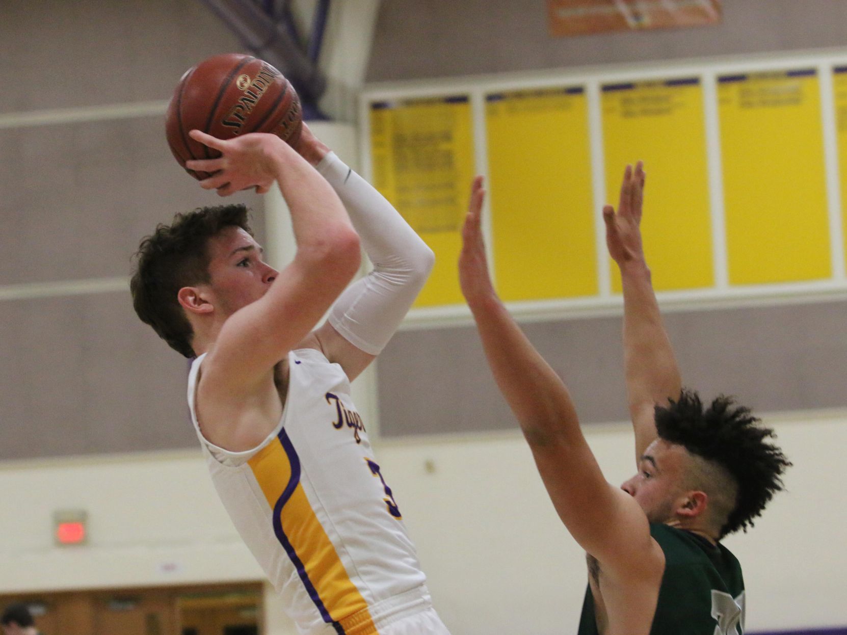 Tigers fight past shooting woes, down Miners